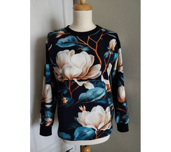 Kwiaty Magnolie na Granat Ciemny -Cyfra